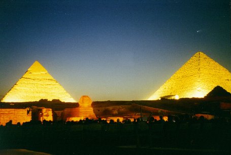 Hale-Bopp Comet Over Giza - Copyright (c) 1997 Andrew Bayuk, All Rights Reserved